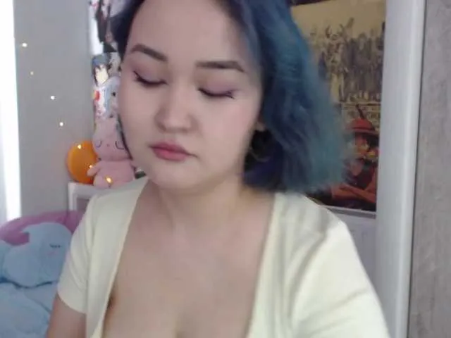 Live sex webcam photo for YunNana #272143286