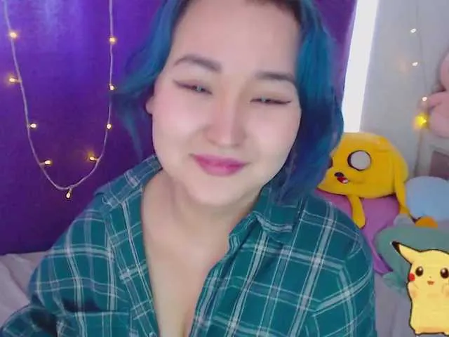 Live sex webcam photo for YunNana #272340437