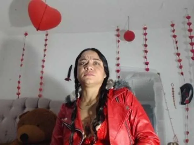 Live sex webcam photo for Yunsmitt #290679836