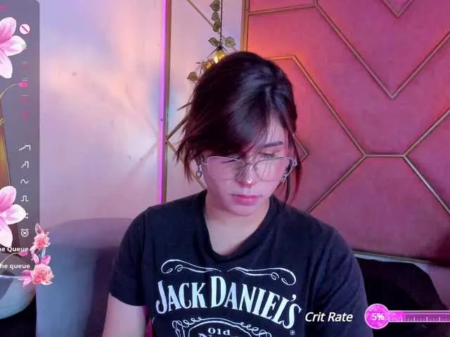 Live sex webcam photo for Yuri-Stars #290185482