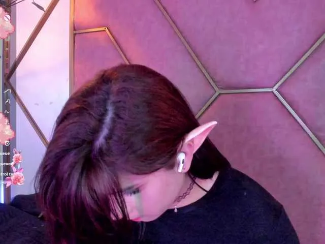 Live sex webcam photo for Yuri-Stars #290615740