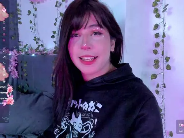 Live sex webcam photo for Yuri-Stars #290786168