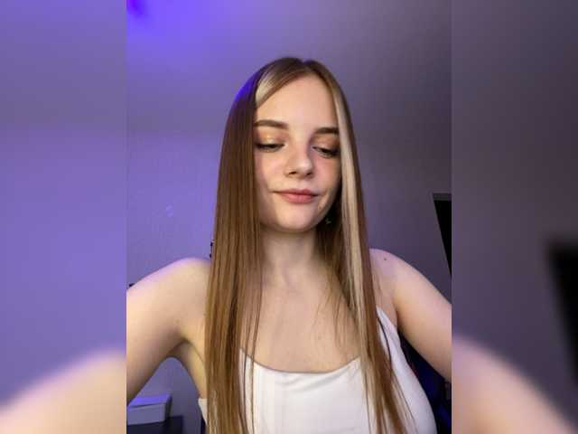 Live sex webcam photo for YuumiMeow1 #277770571