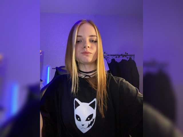 Live sex webcam photo for YuumiMeow1 #277839142