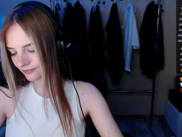 Live sex webcam photo for YuumiMeow1 #277951962