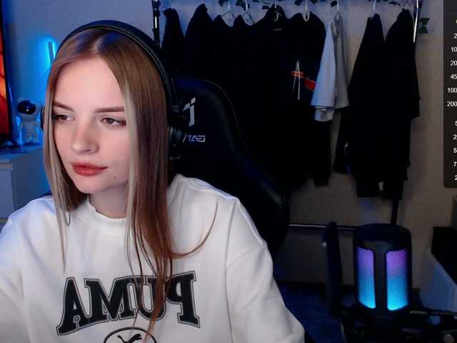 Live sex webcam photo for YuumiMeow1 #278041023