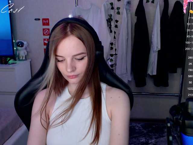 Live sex webcam photo for YuumiMeow1 #278176438