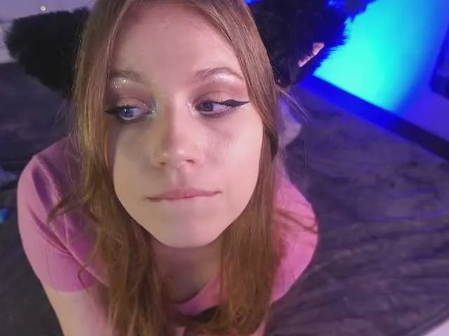 Live sex webcam photo for YuunaShy #276321534