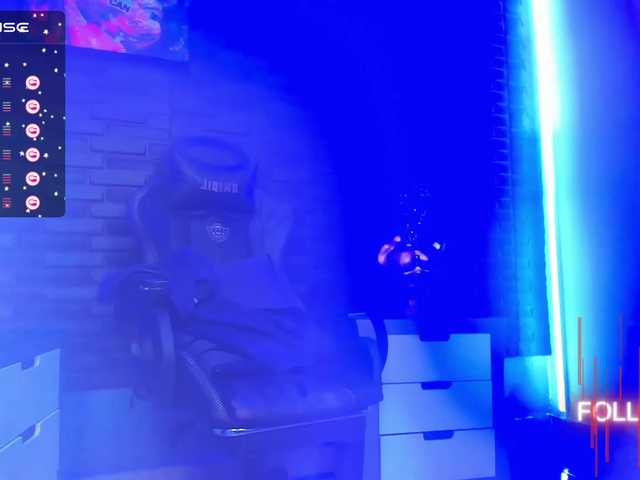 Live sex webcam photo for YvoneJones #276737676