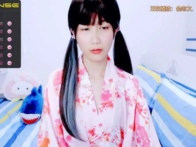 Live sex webcam photo for YyiSilly #273553099