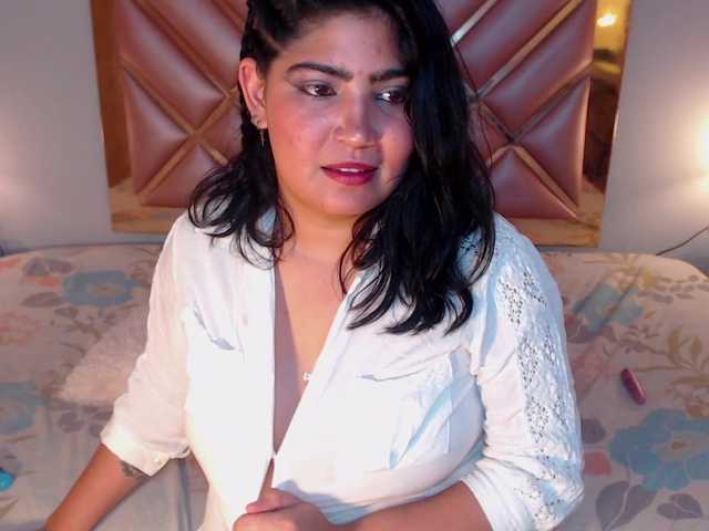 Live sex webcam photo for ZOEDELACRUZ #274567611