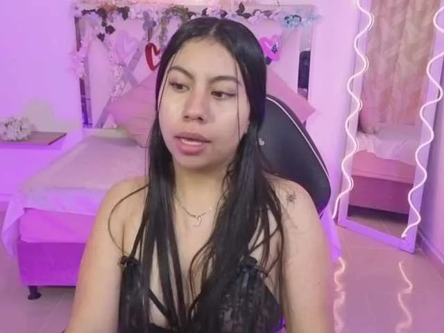 Live sex webcam photo for ZURY-TAY #291925738