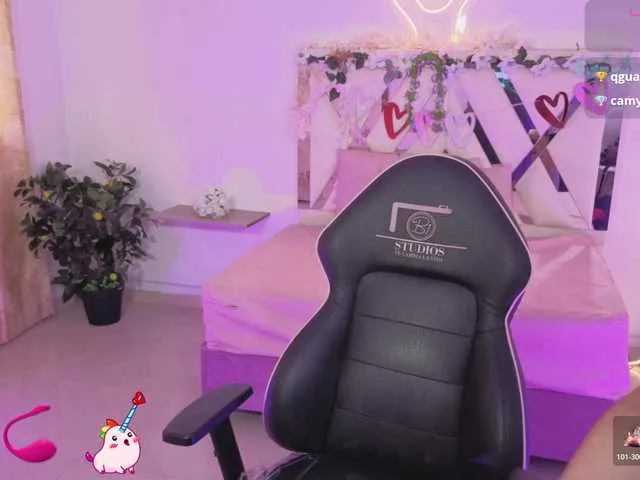 Live sex webcam photo for ZURY-TAY #292284670