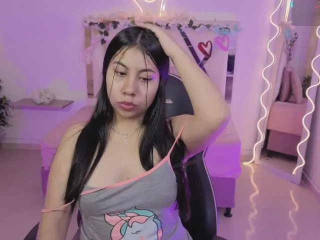 Live sex webcam photo for ZURY-TAY #292321135