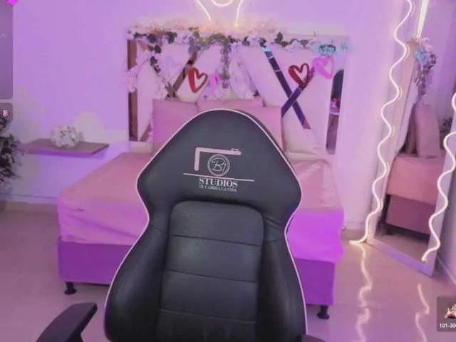 Live sex webcam photo for ZURY-TAY #292328292