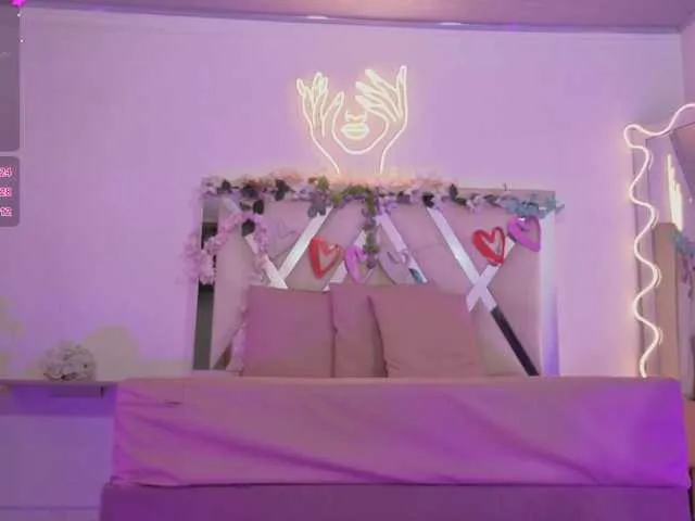 Live sex webcam photo for ZURY-TAY #292330250