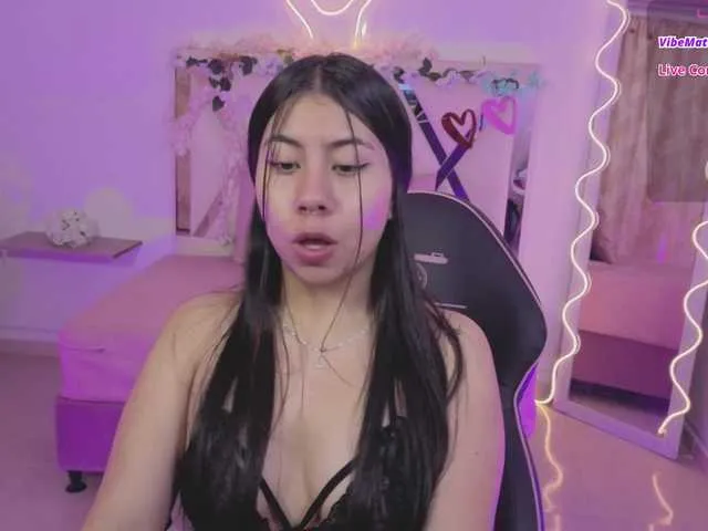 Live sex webcam photo for ZURY-TAY #292361442