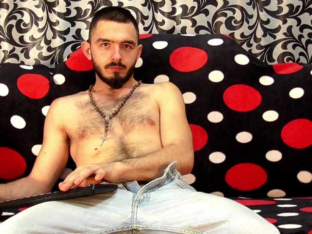 Live sex webcam photo for ZaaneSnow #277577515