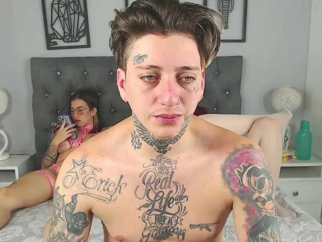 Live sex webcam photo for ZacAndKatty #273147298