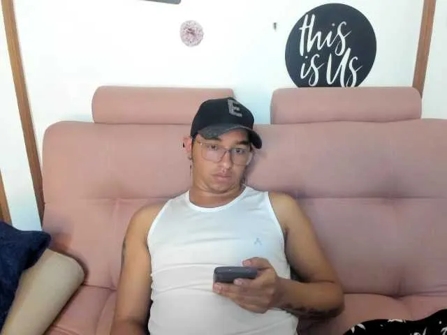 Live sex webcam photo for ZackFcc #275980437