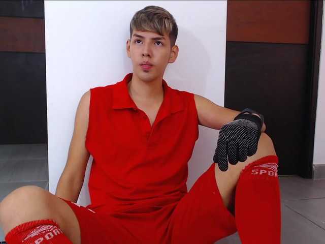 Live sex webcam photo for ZackMontiel #276230364