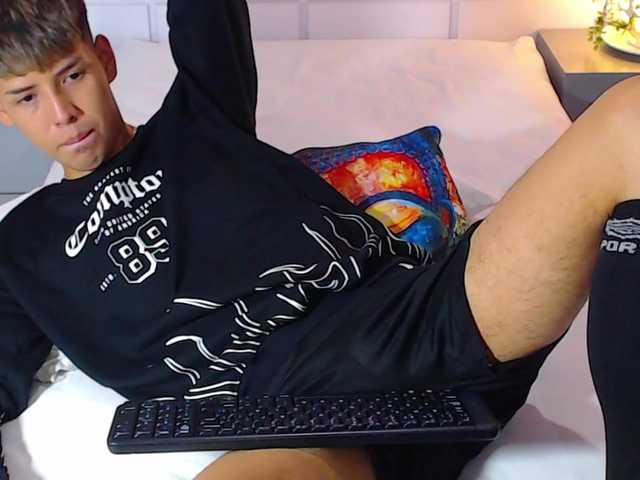 Live sex webcam photo for ZackMontiel #276540833