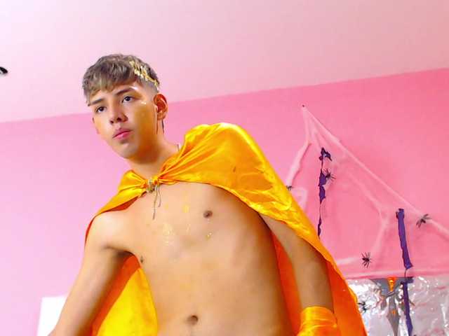 Live sex webcam photo for ZackMontiel #276609195