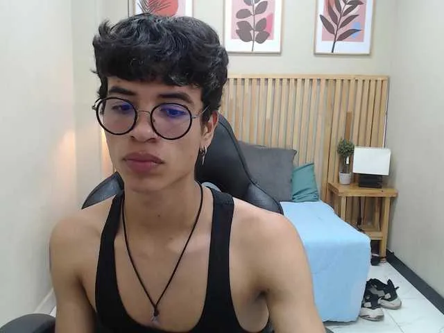 Live sex webcam photo for ZackRyders #275426432
