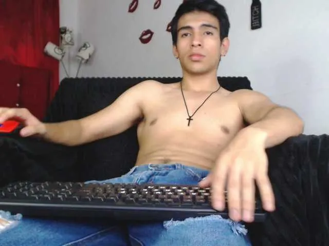 Live sex webcam photo for ZackXtreme #285112079