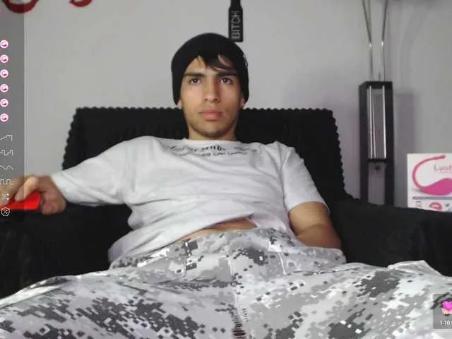 Live sex webcam photo for ZackXtreme #290446059
