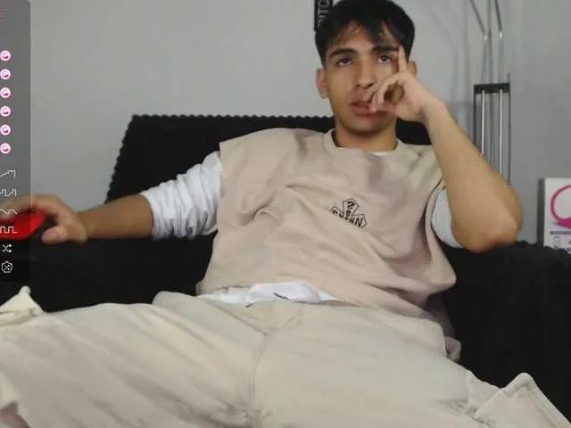 Live sex webcam photo for ZackXtreme #290465469