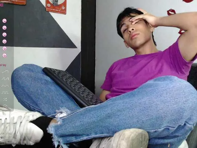 Live sex webcam photo for ZackXtreme #290534151