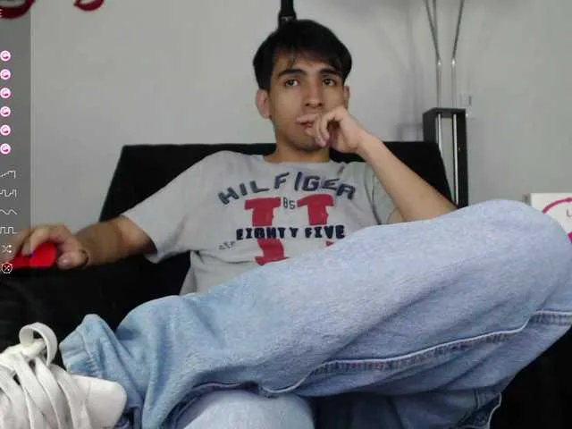 Live sex webcam photo for ZackXtreme #290560366