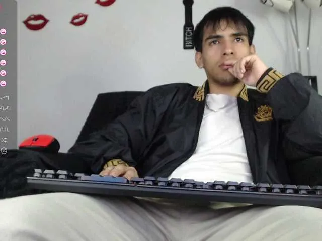 Live sex webcam photo for ZackXtreme #290606883