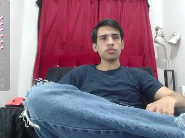 Live sex webcam photo for ZackXtreme #290771943