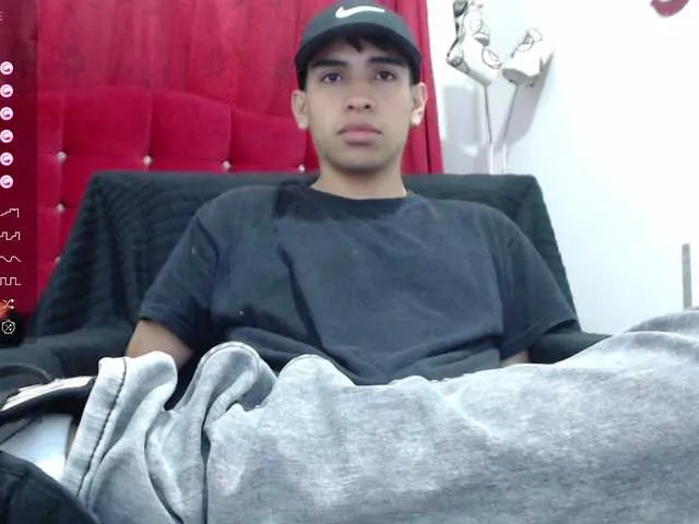 Live sex webcam photo for ZackXtreme #290876025