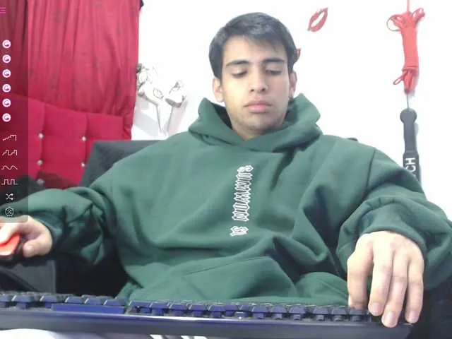 Live sex webcam photo for ZackXtreme #291043236