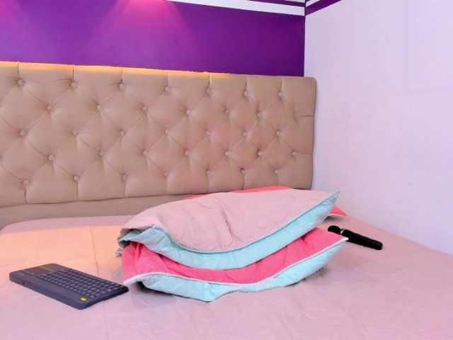 Live sex webcam photo for ZafiiroBluee #276091127