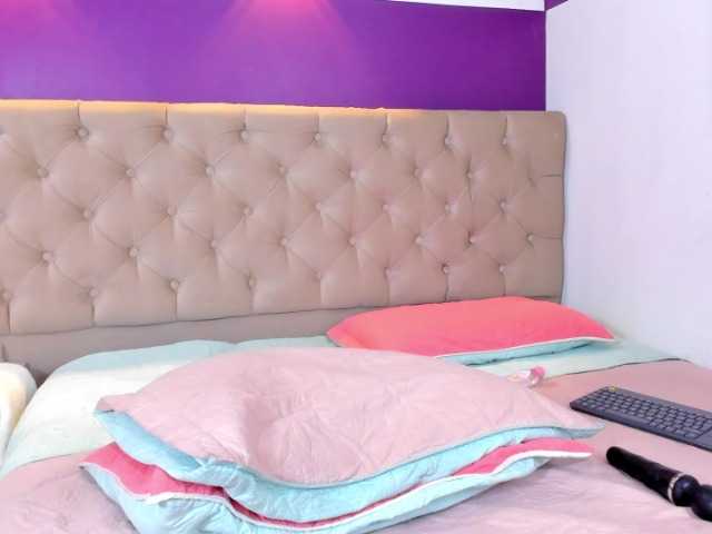 Live sex webcam photo for ZafiiroBluee #276126378