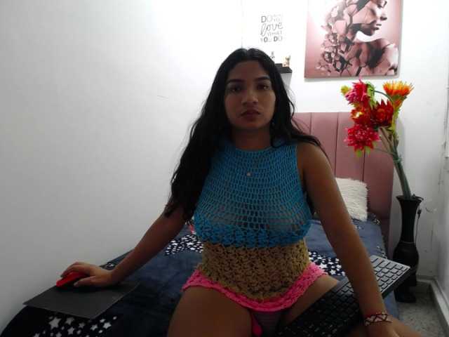 Live sex webcam photo for Zafiro-latinahot #276422564