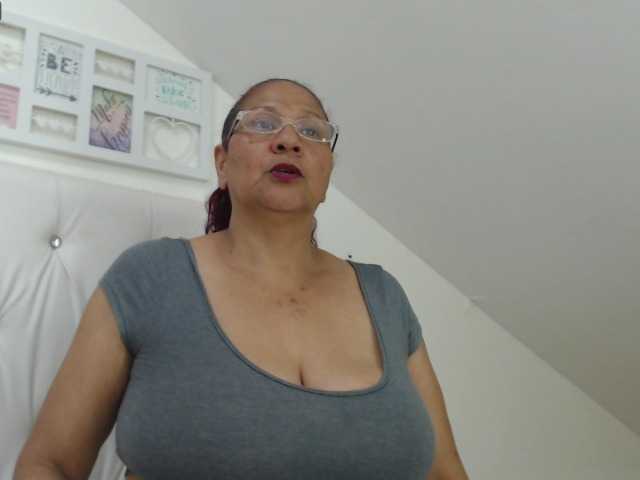 Live sex webcam photo for ZamiraMilf #272233977