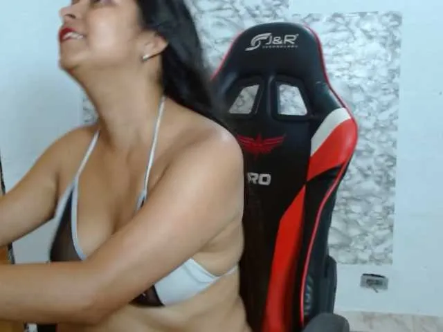 Live sex webcam photo for Zamiramoon #294006094