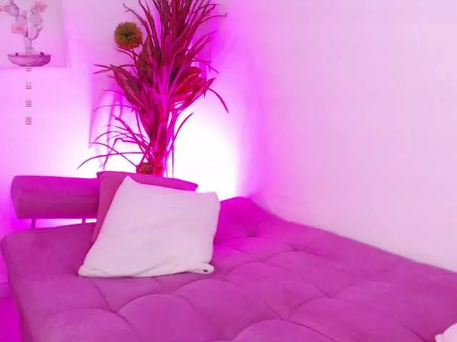 Live sex webcam photo for Zaradavis #291343505