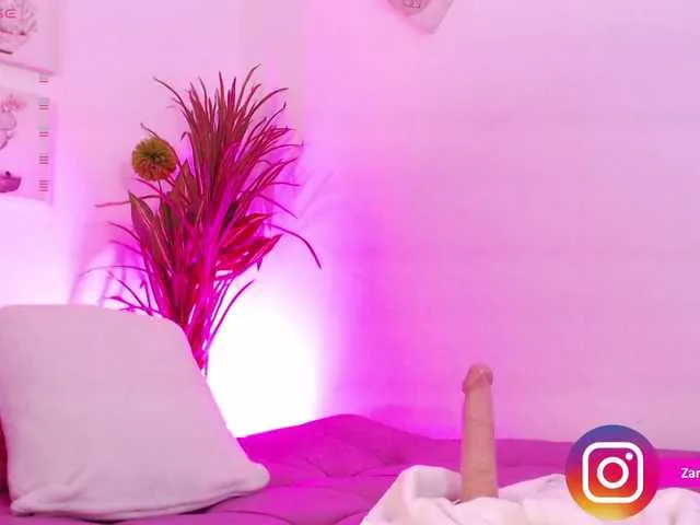 Live sex webcam photo for Zaradavis #291362931