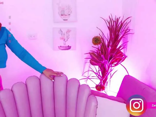 Live sex webcam photo for Zaradavis #291429150