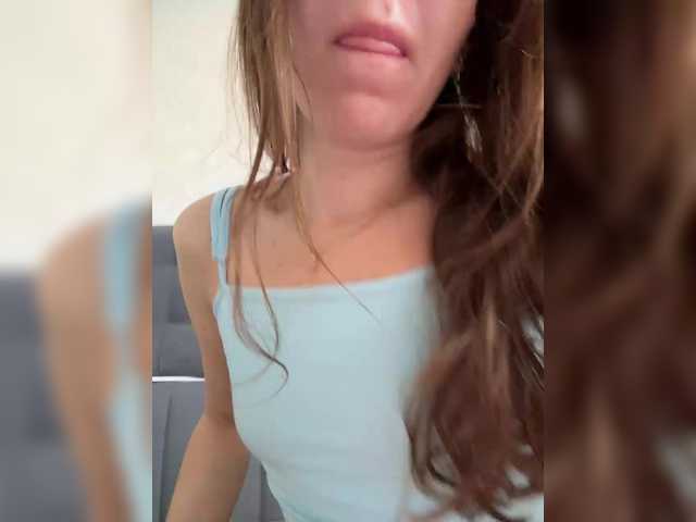 Live sex webcam photo for Zarina888 #290675410