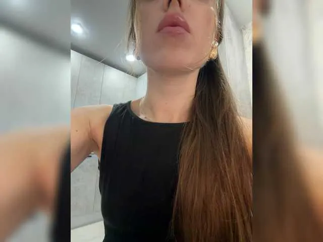 Live sex webcam photo for Zarina888 #292270785