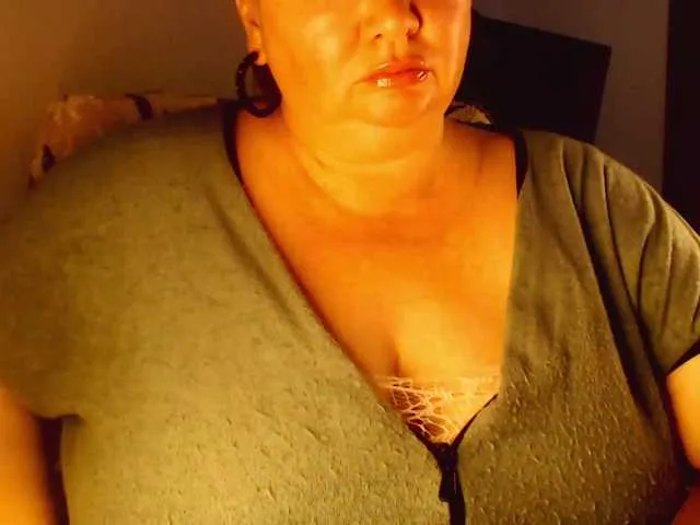 Live sex webcam photo for ZarraX #278159036