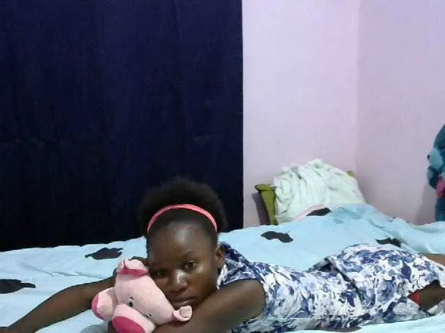 Live sex webcam photo for Zawadi95 #276623083