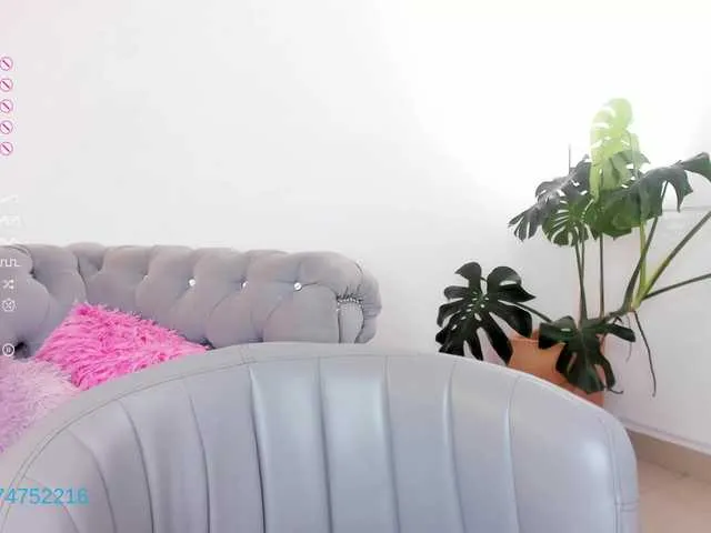 Live sex webcam photo for Zayyda #276163558